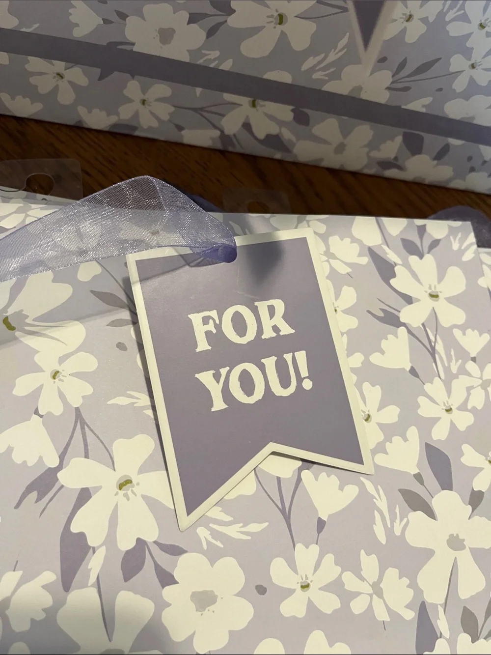 GRAPHIQUE - Lavender Floral Gift Bags. 5 pack. Beautiful for Mothers Day Gifts.